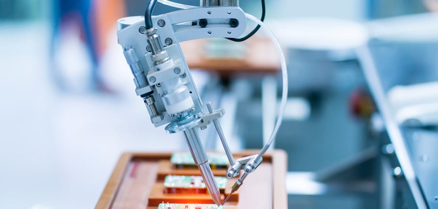 KUK bietet massgeschneiderte Wickelgüter und Baugruppen für verschiedenste Kundensegmente im Industriesektor. Die Palette reicht von Spulen in der Antriebstechnik bis zu elektronischen Baugruppen zur Gebäudeautomatisierung. Von der Produktidee bis zur Grossserie steht KUK als Partner für die Industrialisierung der Produkte, das weltweite Sourcing und die Produktion zur Verfügung.