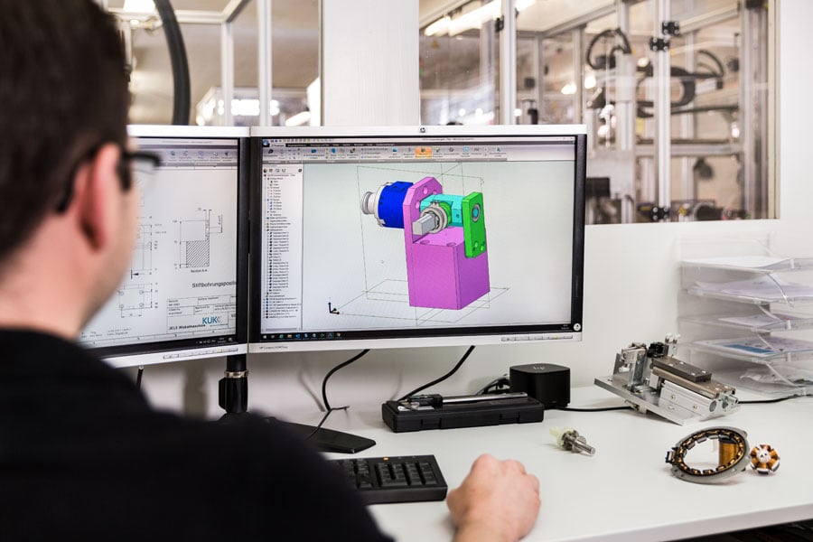 Die Basis für eine gelungene Herstellung von Magnetspulen ist eine CAD-Zeichnung sowie eine saubere Auslegung der wichtigsten Parameter. Um in der Produktentwicklung zügig voranzukommen ist es wichtig, dass die wesentlichen Anforderungen an eine kundenspezifische Spule spezifiziert sind.